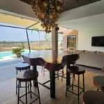 לודג' ושמורה לשיקום חיות בר - המלון 8